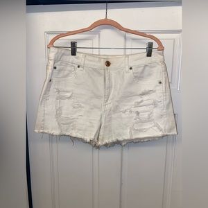American Eagle White Shortd
